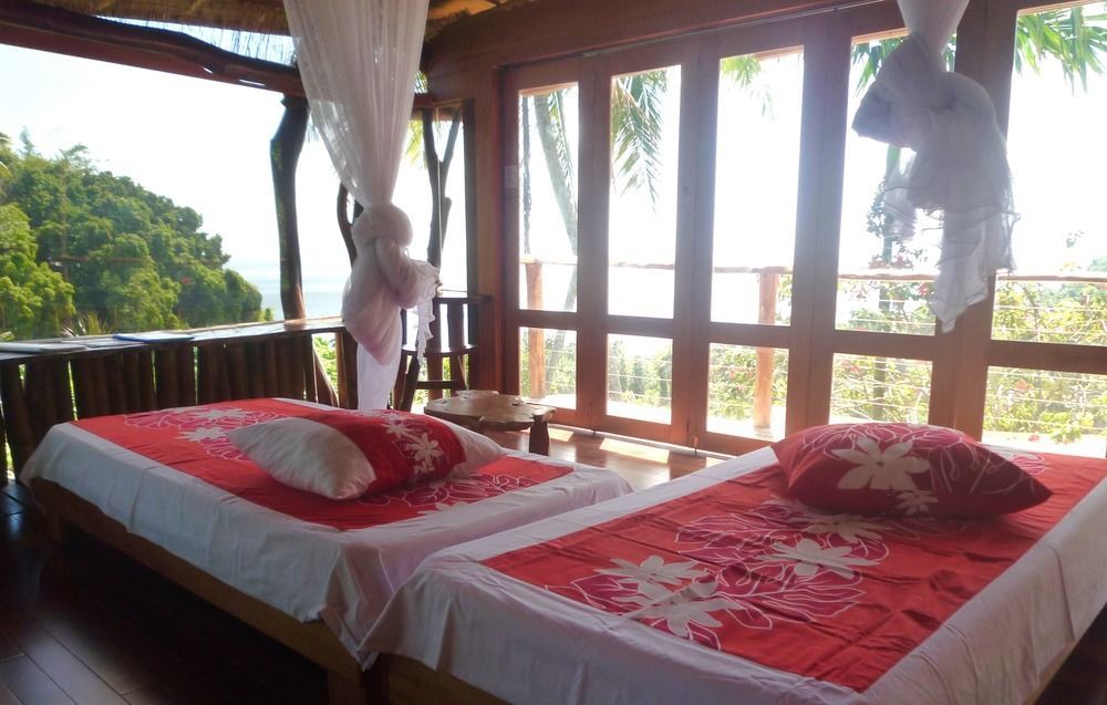 Vanira Lodge Teahupoo Exterior photo